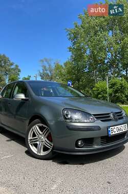 Хетчбек Volkswagen Golf 2005 в Києві