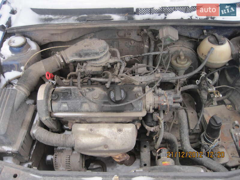 Хетчбек Volkswagen Golf 1993 в Красилові