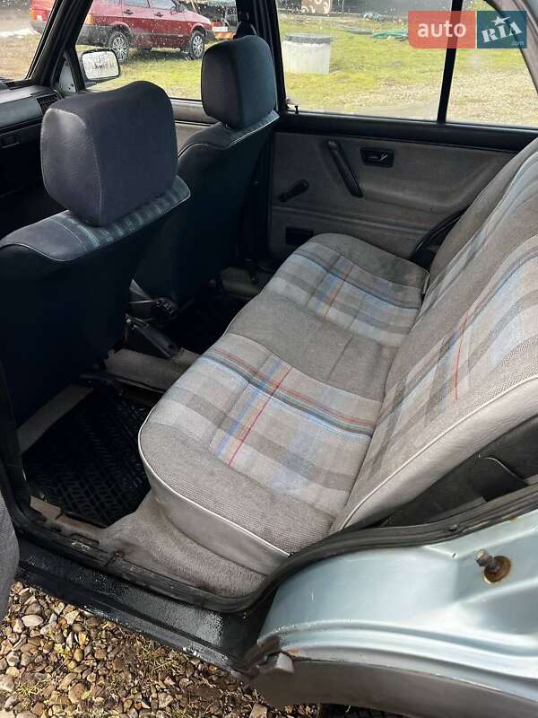 Хэтчбек Volkswagen Golf 1989 в Косове