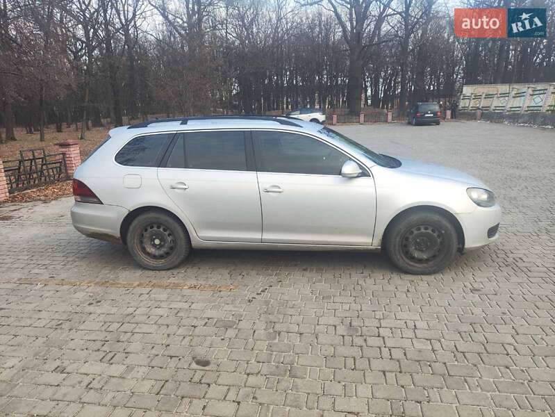Універсал Volkswagen Golf 2009 в Володимирці