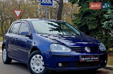 Хэтчбек Volkswagen Golf 2004 в Николаеве