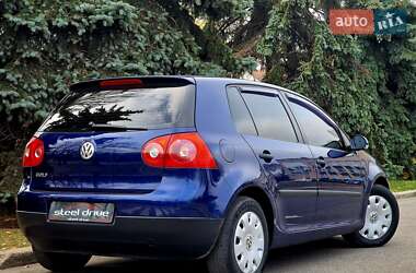 Хэтчбек Volkswagen Golf 2004 в Николаеве