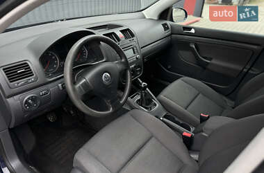 Хэтчбек Volkswagen Golf 2006 в Луцке