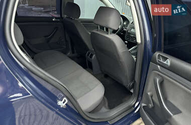 Хэтчбек Volkswagen Golf 2006 в Луцке