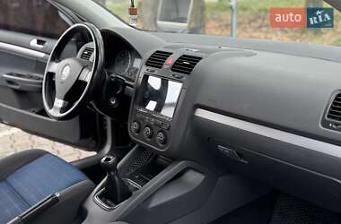 Хэтчбек Volkswagen Golf 2007 в Львове