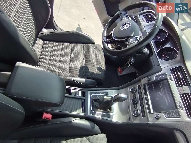 Універсал Volkswagen Golf 2016 в Томаківці