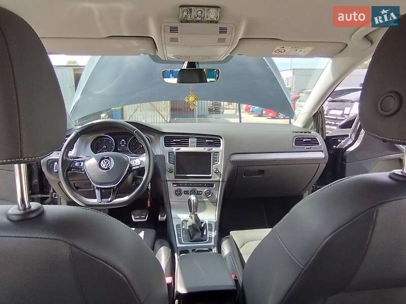 Універсал Volkswagen Golf 2016 в Томаківці