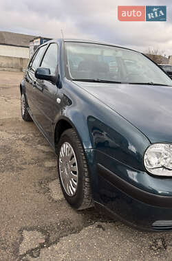 Хэтчбек Volkswagen Golf 2003 в Луцке