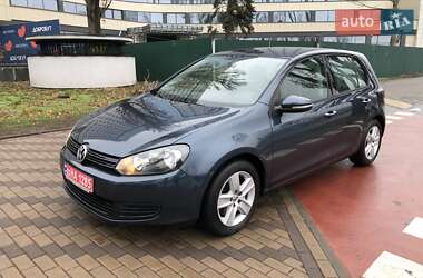 Хэтчбек Volkswagen Golf 2009 в Киеве