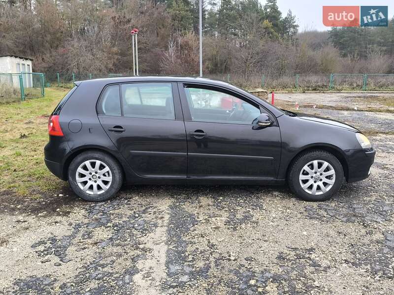 Хетчбек Volkswagen Golf 2003 в Тернополі