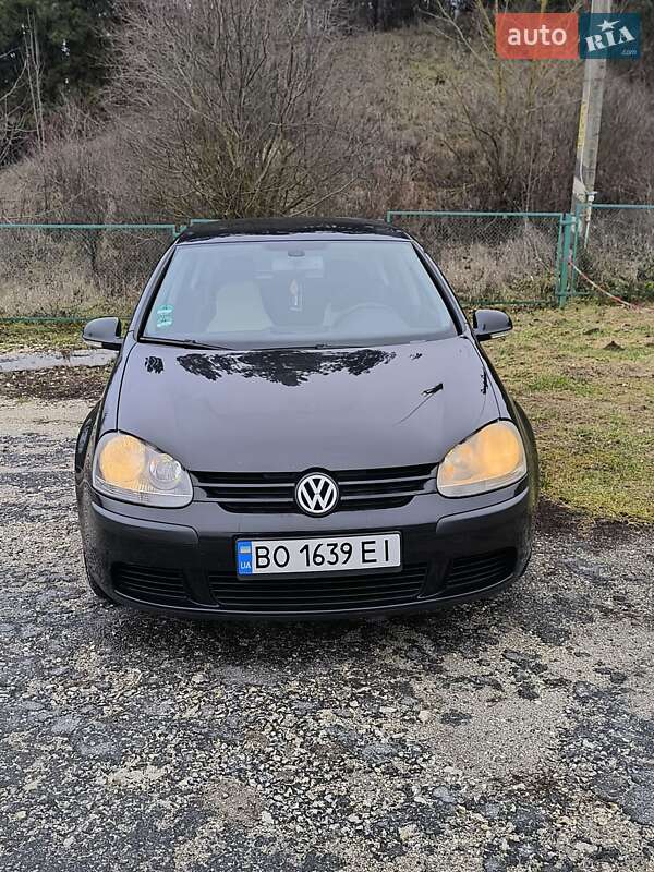 Хетчбек Volkswagen Golf 2003 в Тернополі
