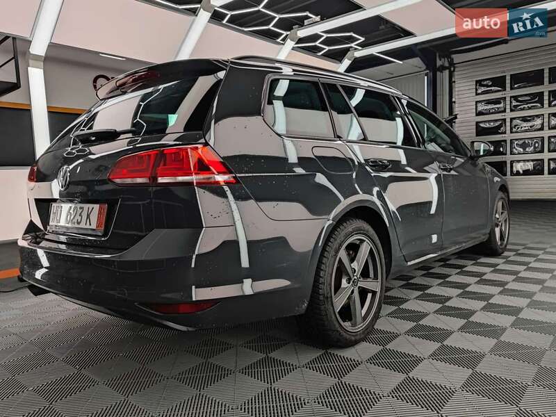 Універсал Volkswagen Golf 2016 в Києві