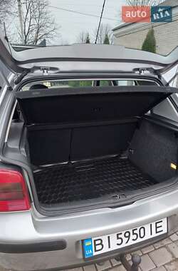 Хетчбек Volkswagen Golf 2002 в Оржиці