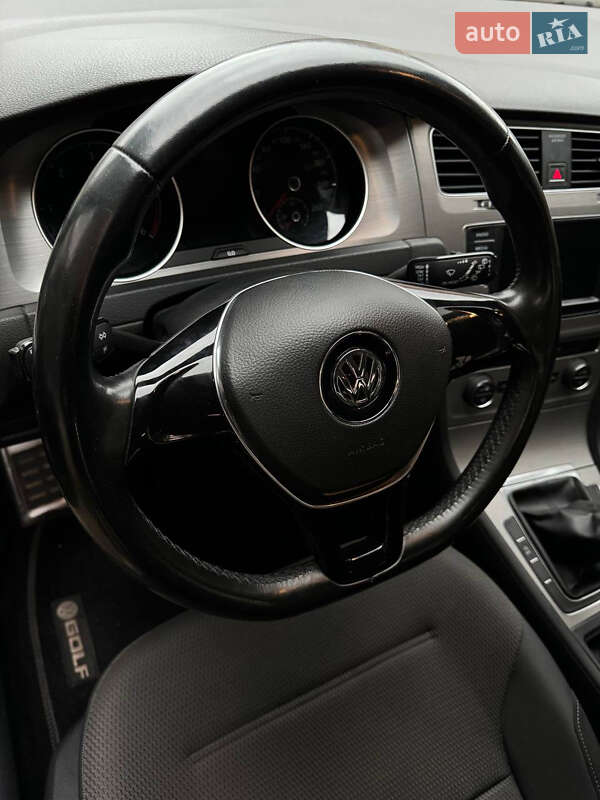 Универсал Volkswagen Golf 2016 в Владимире