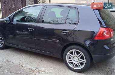 Хэтчбек Volkswagen Golf 2008 в Киеве