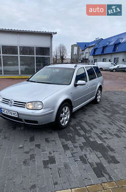 Универсал Volkswagen Golf 2004 в Ровно