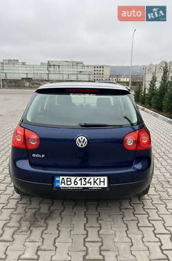 Хетчбек Volkswagen Golf 2004 в Могилів-Подільському