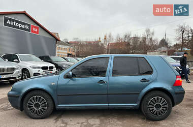 Хэтчбек Volkswagen Golf 2003 в Виннице