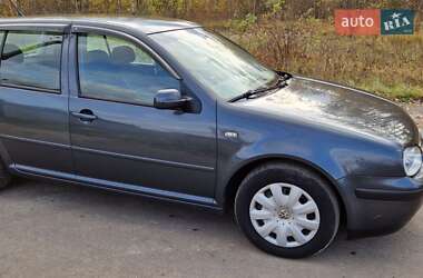 Хэтчбек Volkswagen Golf 2003 в Житомире