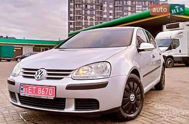 Хэтчбек Volkswagen Golf 2005 в Демидовке