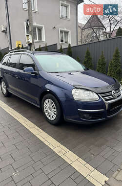Універсал Volkswagen Golf 2008 в Чернівцях