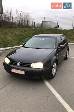 Хэтчбек Volkswagen Golf 2003 в 