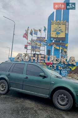 Универсал Volkswagen Golf 2002 в 