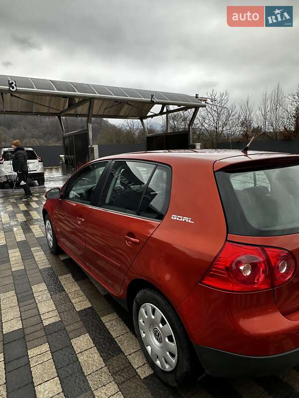 Хетчбек Volkswagen Golf 2006 в Сваляві