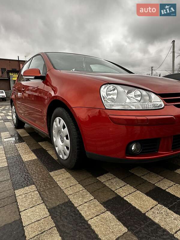 Хетчбек Volkswagen Golf 2006 в Сваляві