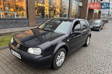 Хетчбек Volkswagen Golf 2002 в Києві
