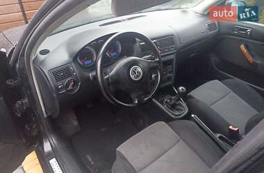 Хетчбек Volkswagen Golf 2003 в Любомлі