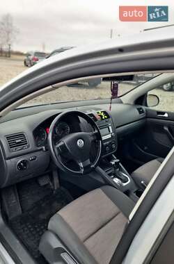 Хетчбек Volkswagen Golf 2008 в Яворові