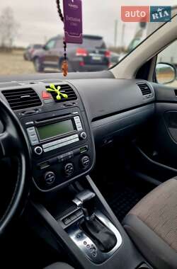 Хетчбек Volkswagen Golf 2008 в Яворові