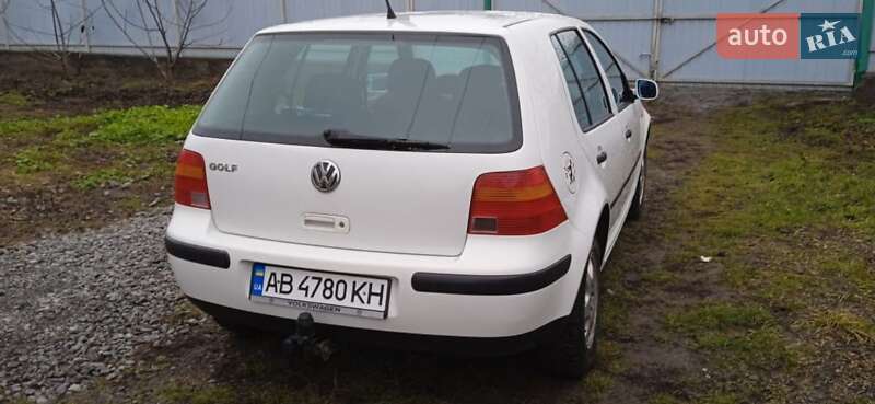 Хетчбек Volkswagen Golf 1998 в Хмільнику