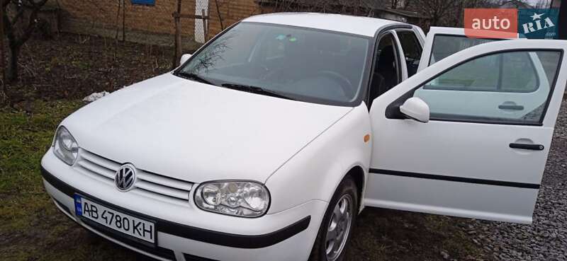 Хетчбек Volkswagen Golf 1998 в Хмільнику