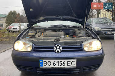 Хэтчбек Volkswagen Golf 2002 в Золочеве