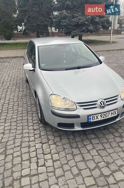 Хэтчбек Volkswagen Golf 2004 в Каменец-Подольском