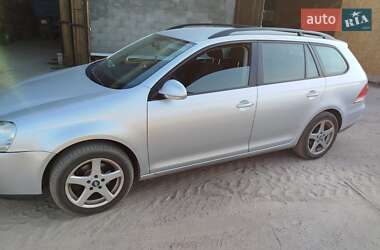 Универсал Volkswagen Golf 2009 в Овруче