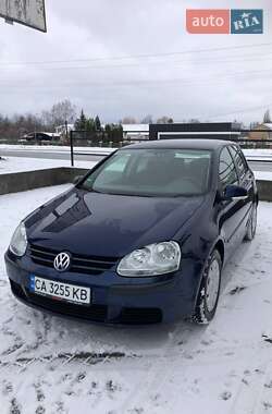 Хэтчбек Volkswagen Golf 2005 в Корсуне-Шевченковском