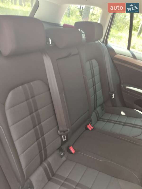 Універсал Volkswagen Golf 2015 в Бучі