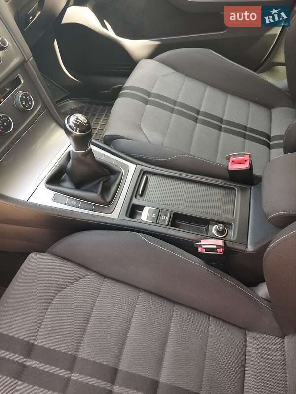 Універсал Volkswagen Golf 2015 в Бучі