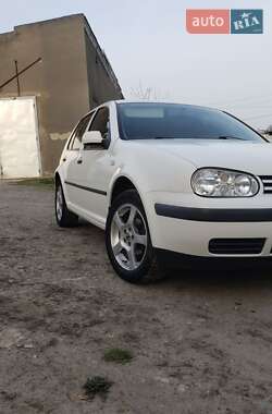 Хетчбек Volkswagen Golf 1999 в Шиловці