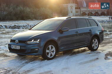 Універсал Volkswagen Golf 2015 в Дніпрі