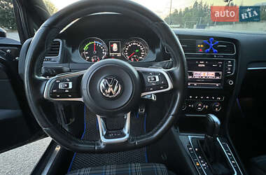 Хетчбек Volkswagen Golf 2014 в Києві