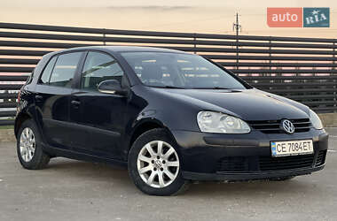 Хэтчбек Volkswagen Golf 2004 в Черновцах