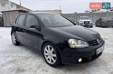 Хэтчбек Volkswagen Golf 2005 в Костополе