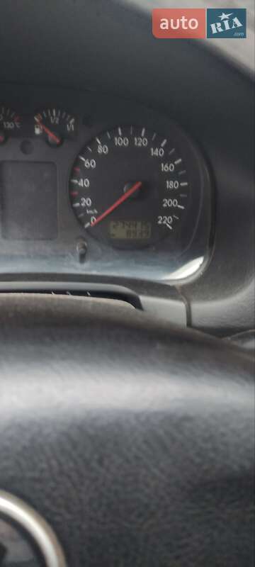 Хетчбек Volkswagen Golf 1998 в Ніжині