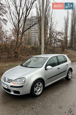 Хетчбек Volkswagen Golf 2004 в Харкові