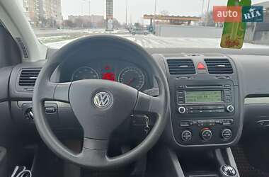 Хэтчбек Volkswagen Golf 2006 в Александрие