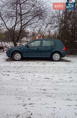 Хэтчбек Volkswagen Golf 2002 в Луцке